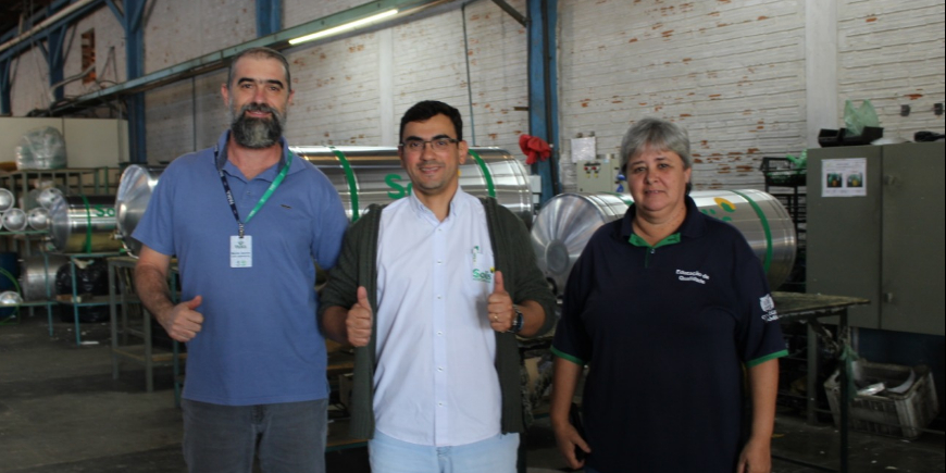 COORDENADOR DO CURSO DE ENGENHARIA CIVIL VISITA EMPRESA DE EQUIPAMENTOS SOLARES